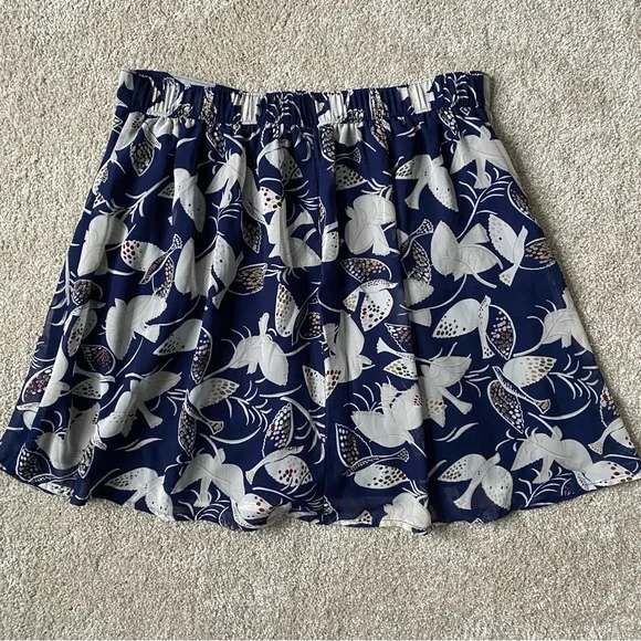 Old Navy Women’s Pleated Mini Blue Bird Casual Skirt Size Small - Picture 8 of 8